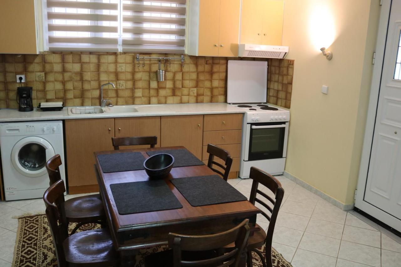 Polytimi House Villa กาลาวริตา ภายนอก รูปภาพ