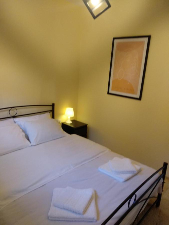 Polytimi House Villa กาลาวริตา ภายนอก รูปภาพ